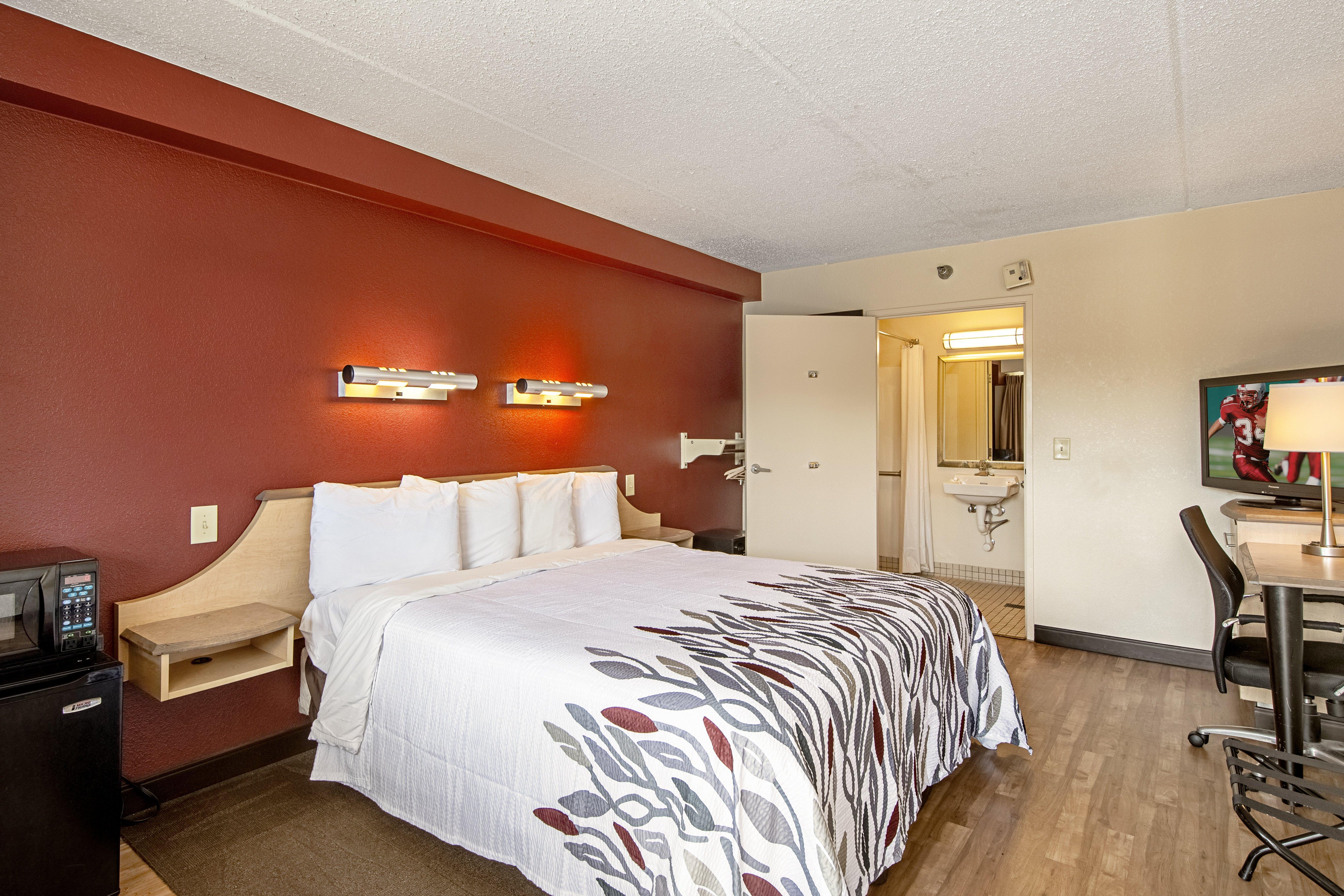 Red Roof Inn Canton Exterior photo